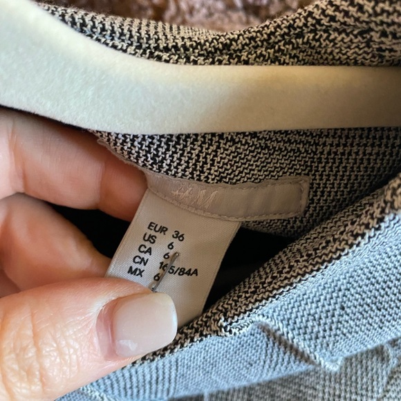 Like new H&M structured grey midi work dress - Picture 8 of 8